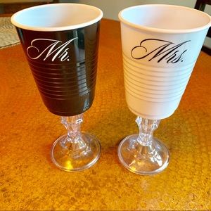 WEDDING Mr. & Mrs. bridal solo cups